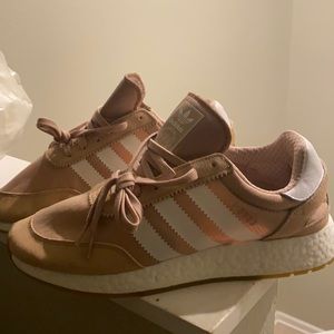 Brand new Adidas I-5923 in blush
